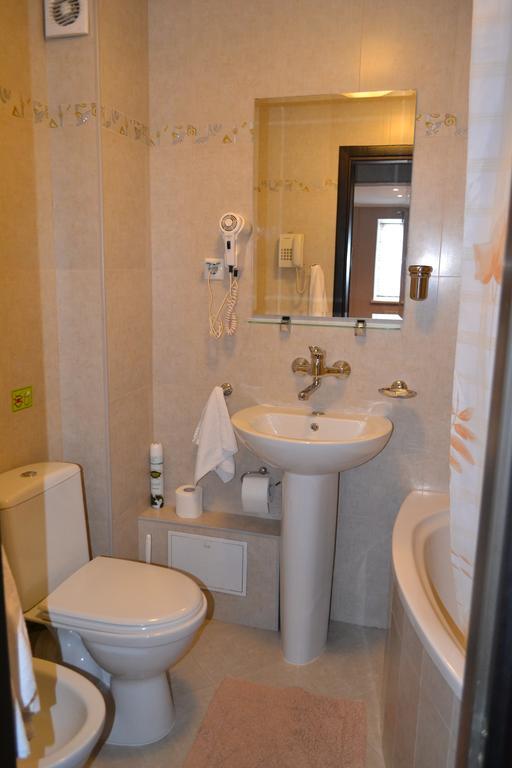 Apartments On Negruzzi 6/2 คีชีเนา ภายนอก รูปภาพ