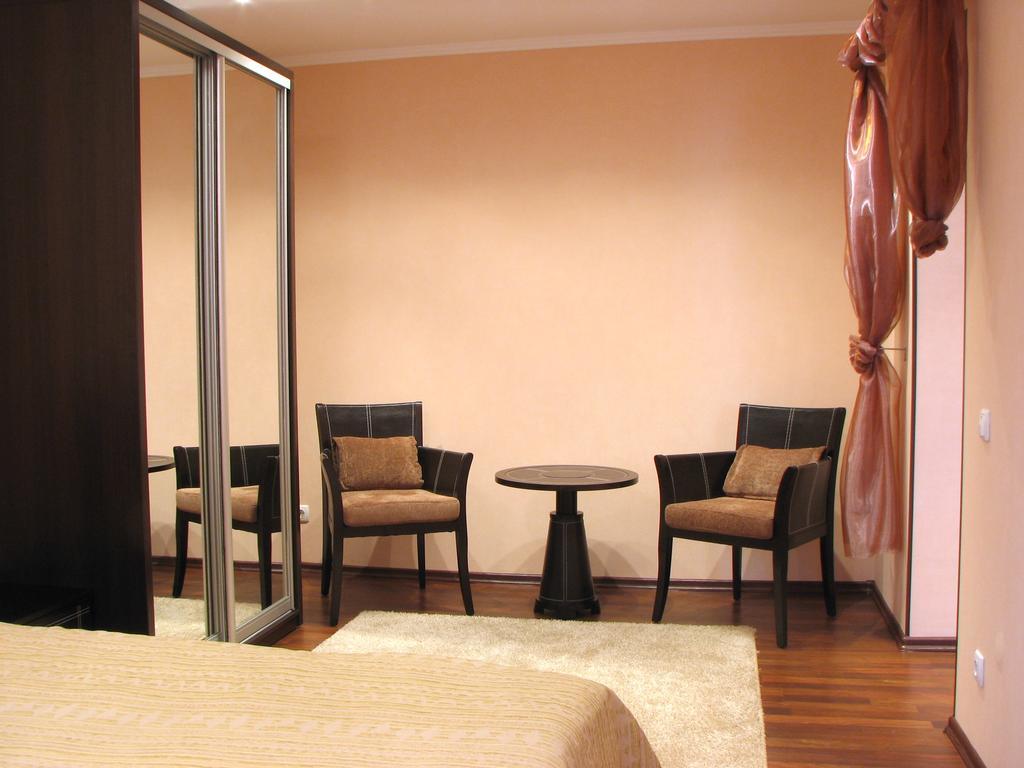 Apartments On Negruzzi 6/2 คีชีเนา ภายนอก รูปภาพ