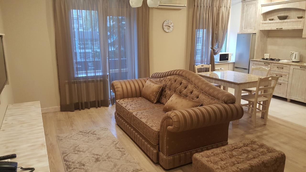 Apartments On Negruzzi 6/2 คีชีเนา ภายนอก รูปภาพ